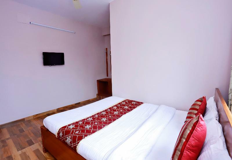 Oyo 575 Api Suites Pókhara Exteriér fotografie