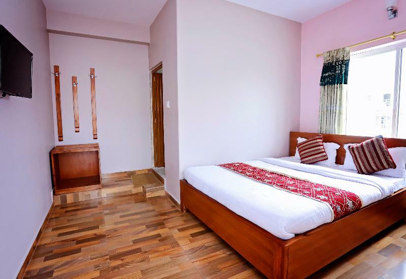 Oyo 575 Api Suites Pókhara Exteriér fotografie