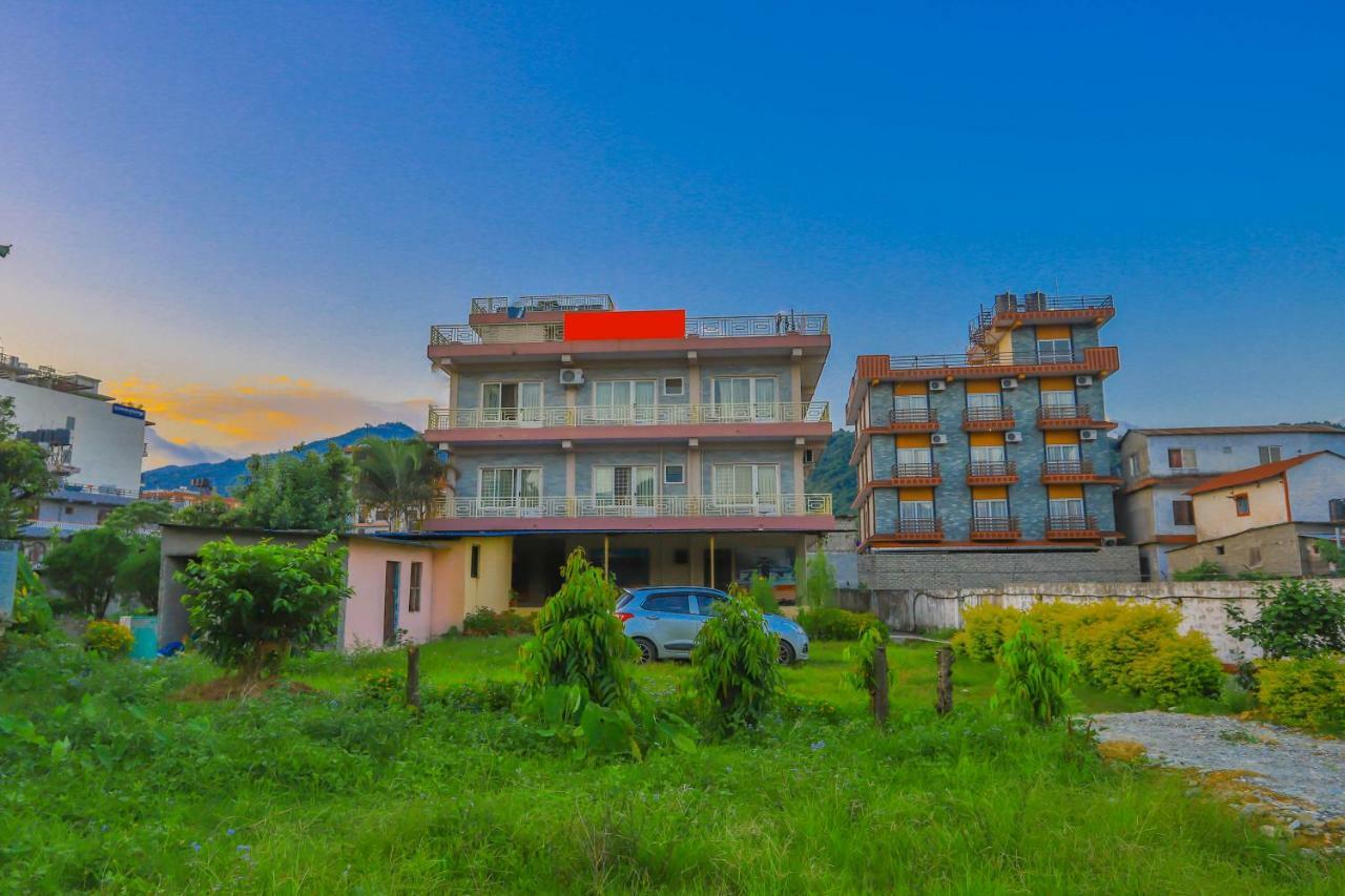 Oyo 575 Api Suites Pókhara Exteriér fotografie