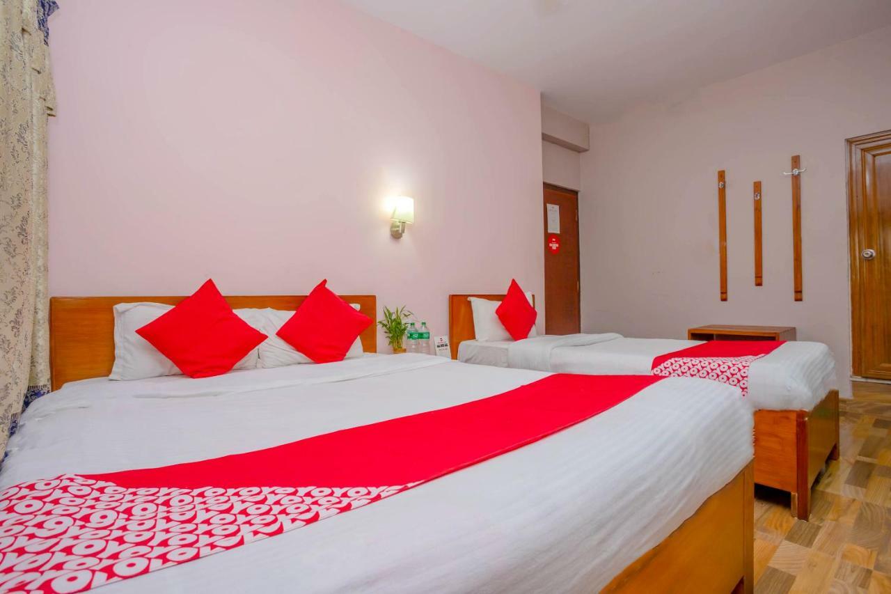 Oyo 575 Api Suites Pókhara Exteriér fotografie